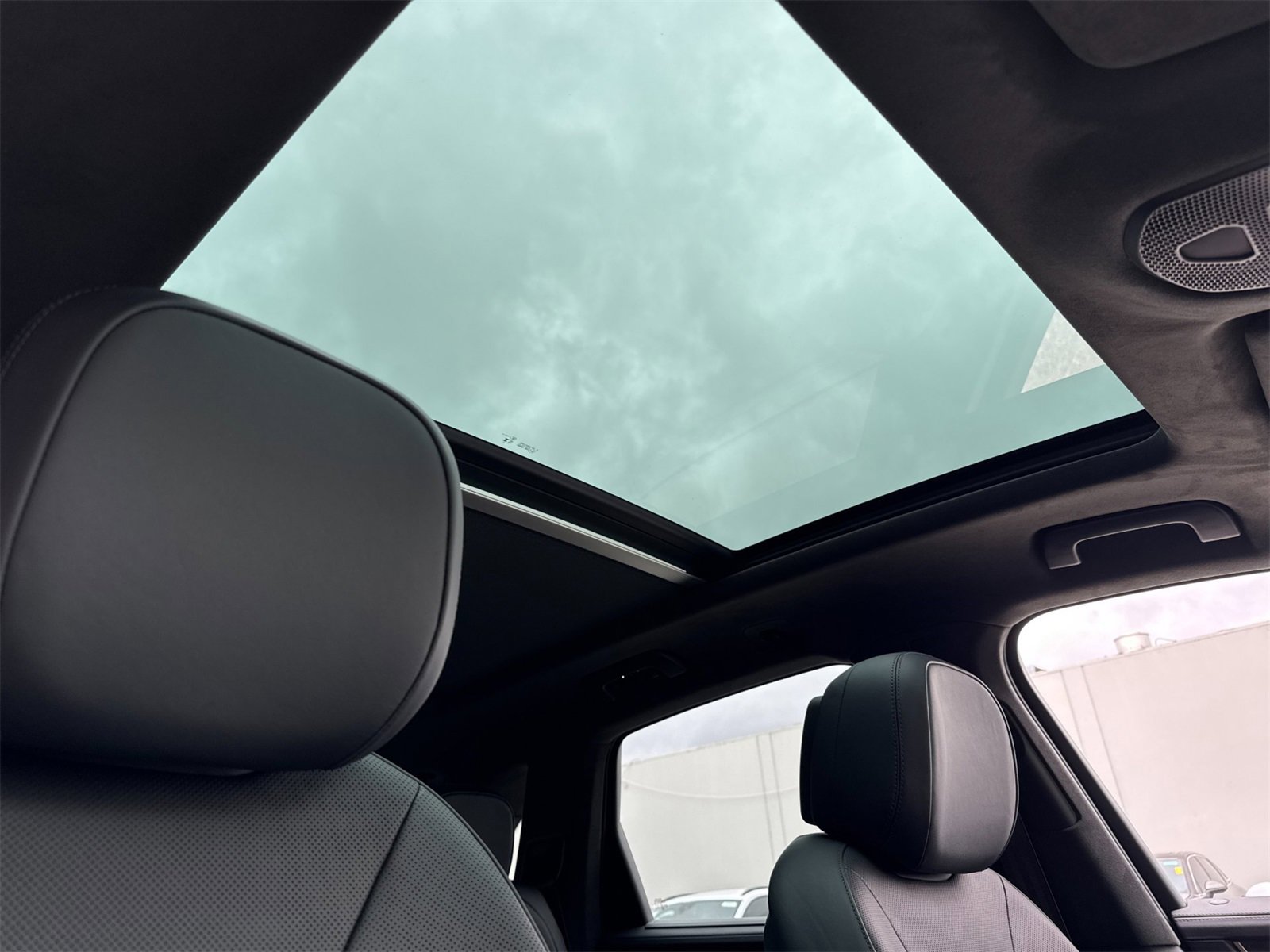 New 2026 Porsche Cayenne Turbo image 17