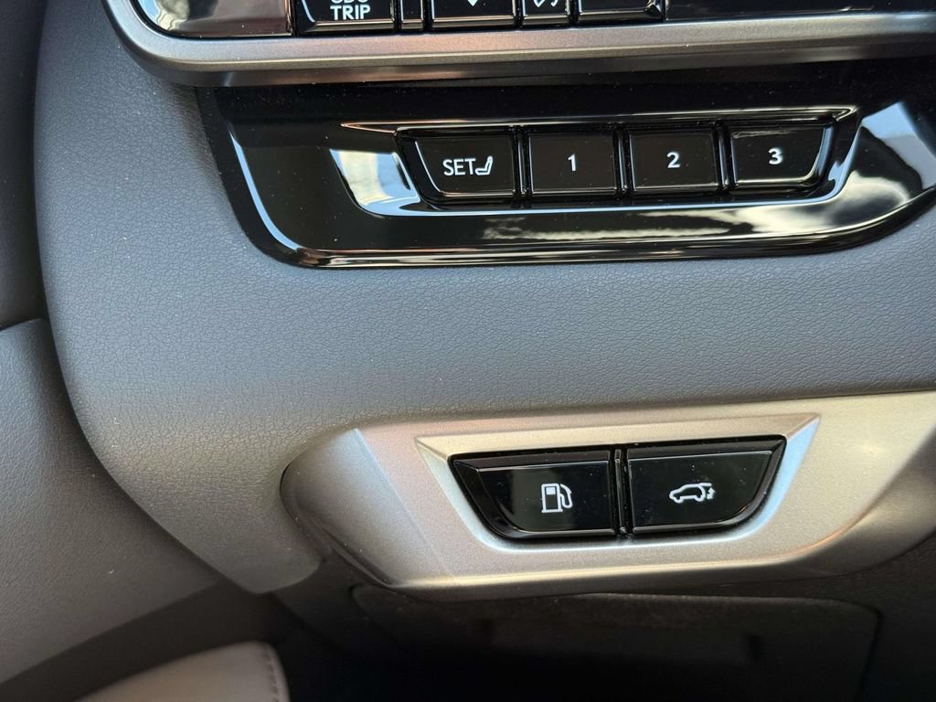 Used 2025 Lexus RX 350 Premium w/ Accessory Package (Z1) AWD/4WD image 22