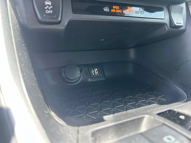 Used 2024 Toyota RAV4 XLE FWD image 27