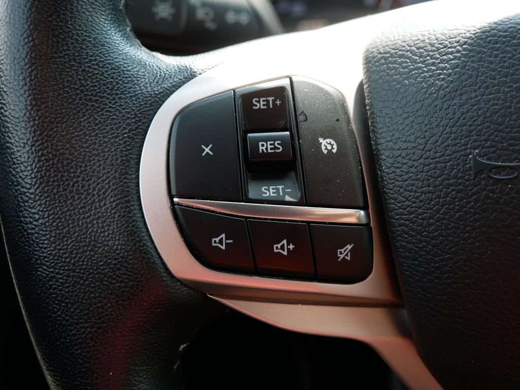 Used 2024 Ford Explorer XLT w/ Equipment Group 202A AWD/4WD image 27