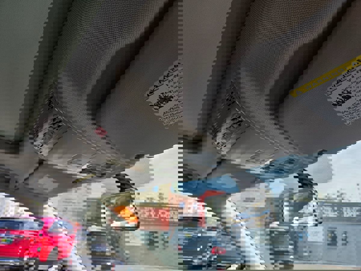 Used 2020 Volkswagen Tiguan SE w/ Panoramic Sunroof Package image 13