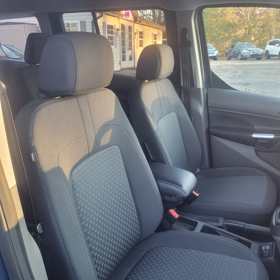 Used 2021 Ford Transit Connect XLT image 25
