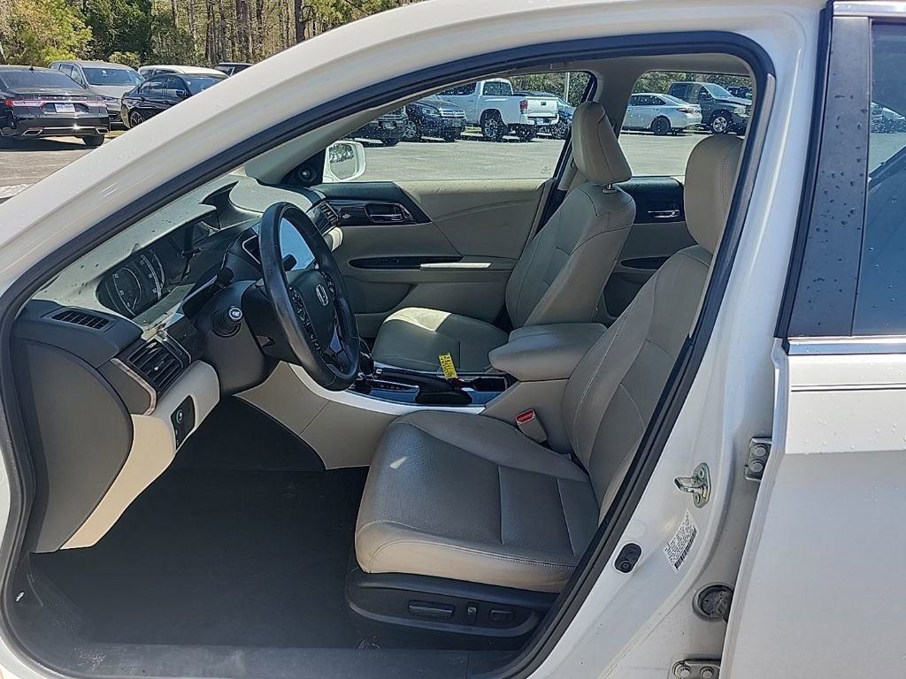 Used 2017 Honda Accord EX-L image 5