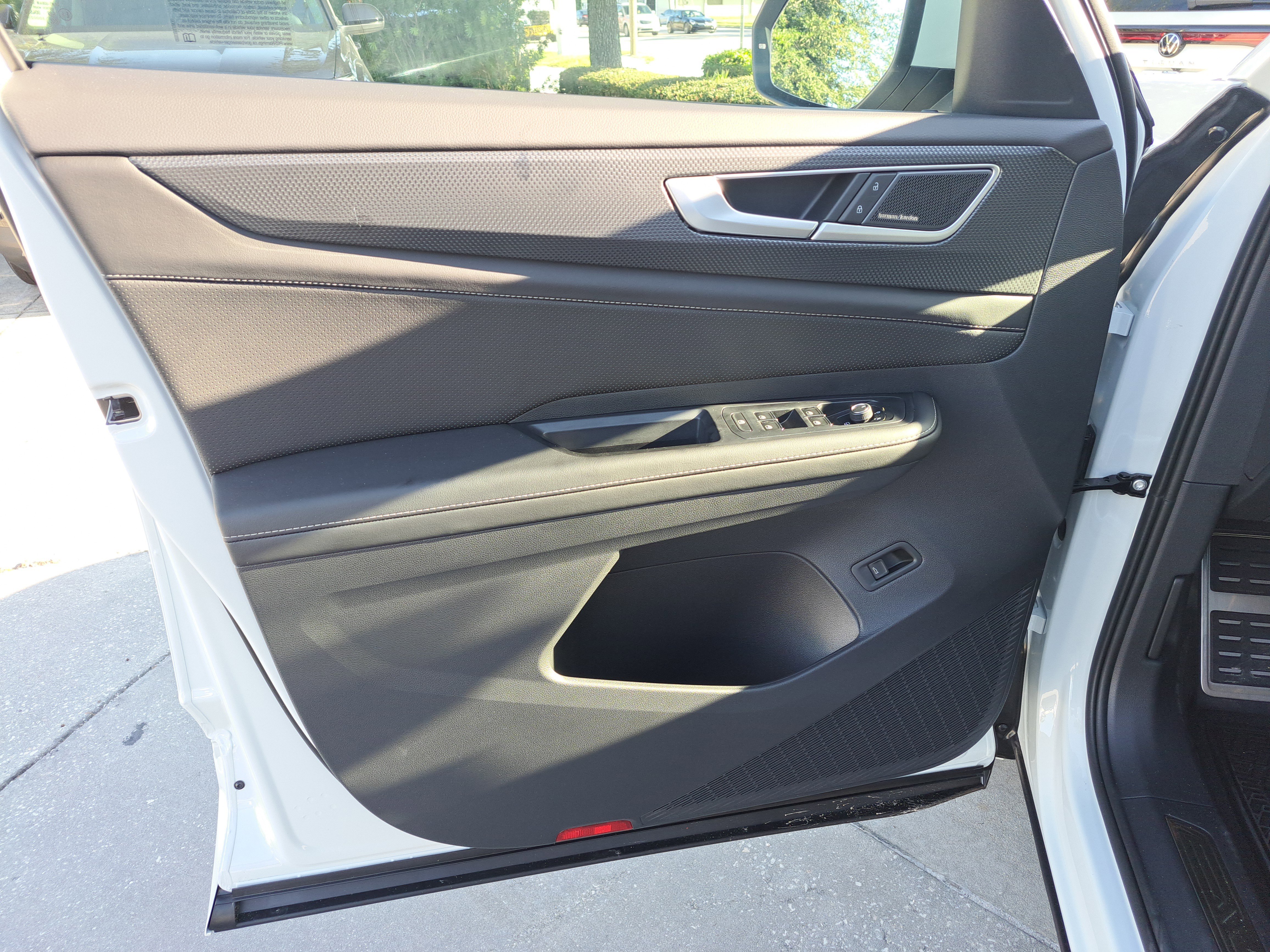 New 2026 Volkswagen Atlas Cross Sport SEL Premium R-Line image 12