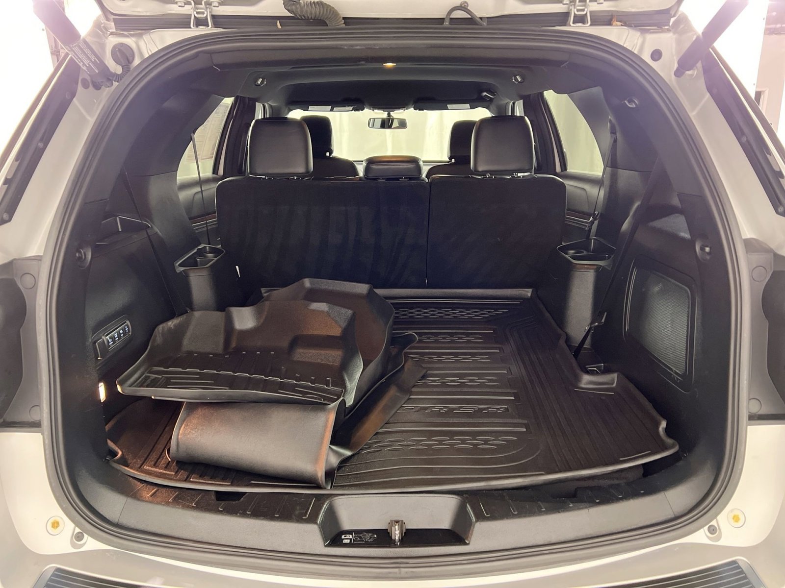 Used 2019 Ford Explorer Limited w/ Class III Trailer Tow Package image 26