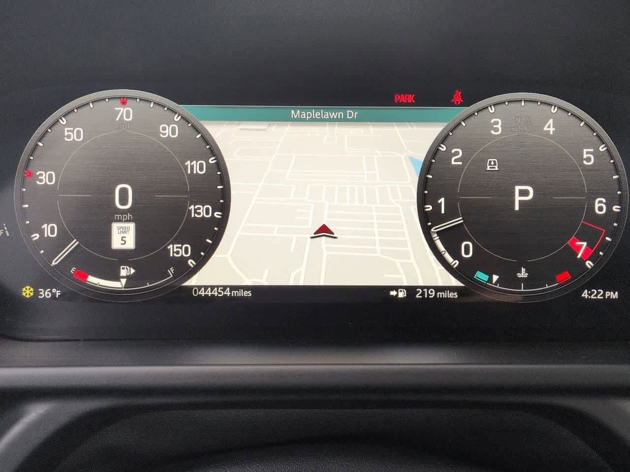 Used 2024 Land Rover Defender 130 X-Dynamic SE image 36