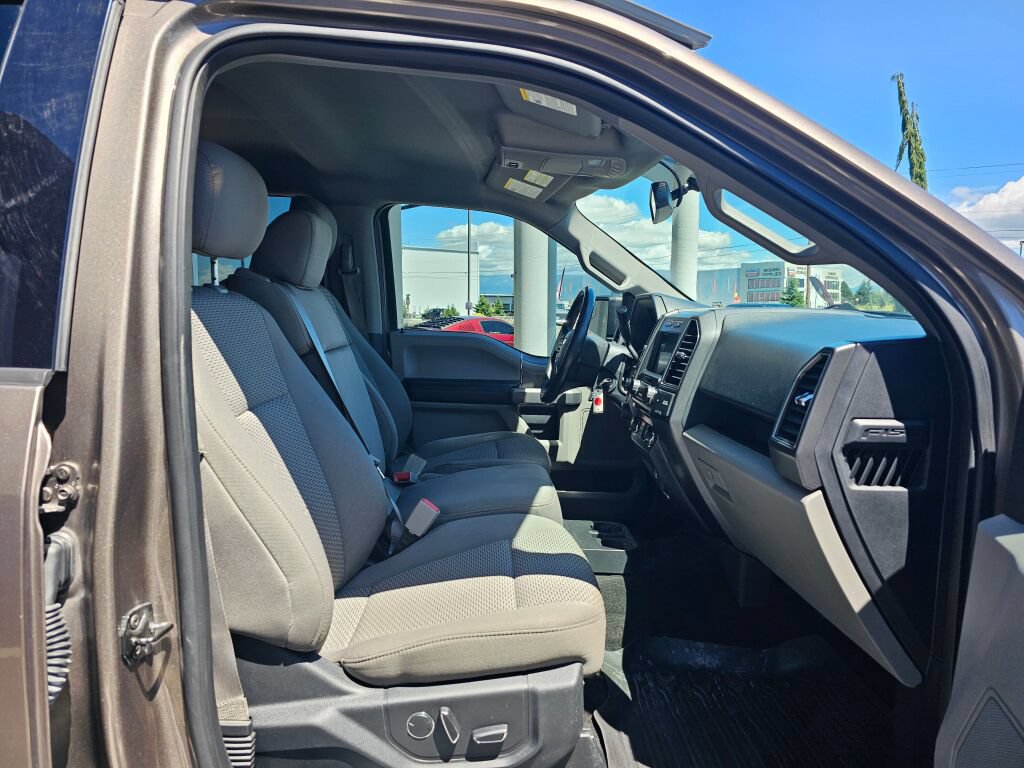 Used 2018 Ford F150 XLT w/ Equipment Group 302A Luxury AWD/4WD image 11