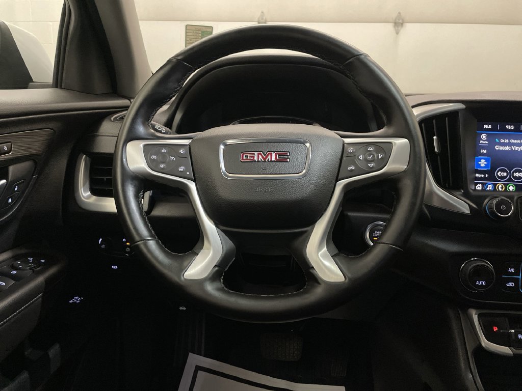 Used 2023 GMC Terrain SLT w/ LPO, Floor Liner Package FWD image 5