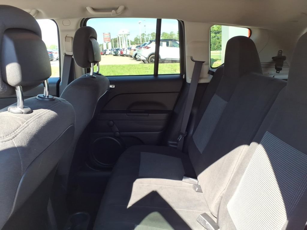 Used 2016 Jeep Compass Sport FWD image 6