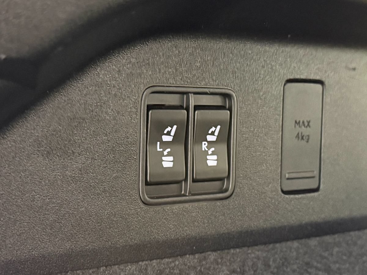 Used 2022 Lexus RX 450hL Luxury w/ Cold Area Package (CT) AWD/4WD image 34