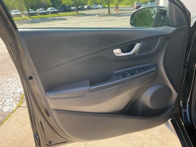 Certified 2023 Hyundai Kona SEL w/ Convenience Package AWD/4WD image 17