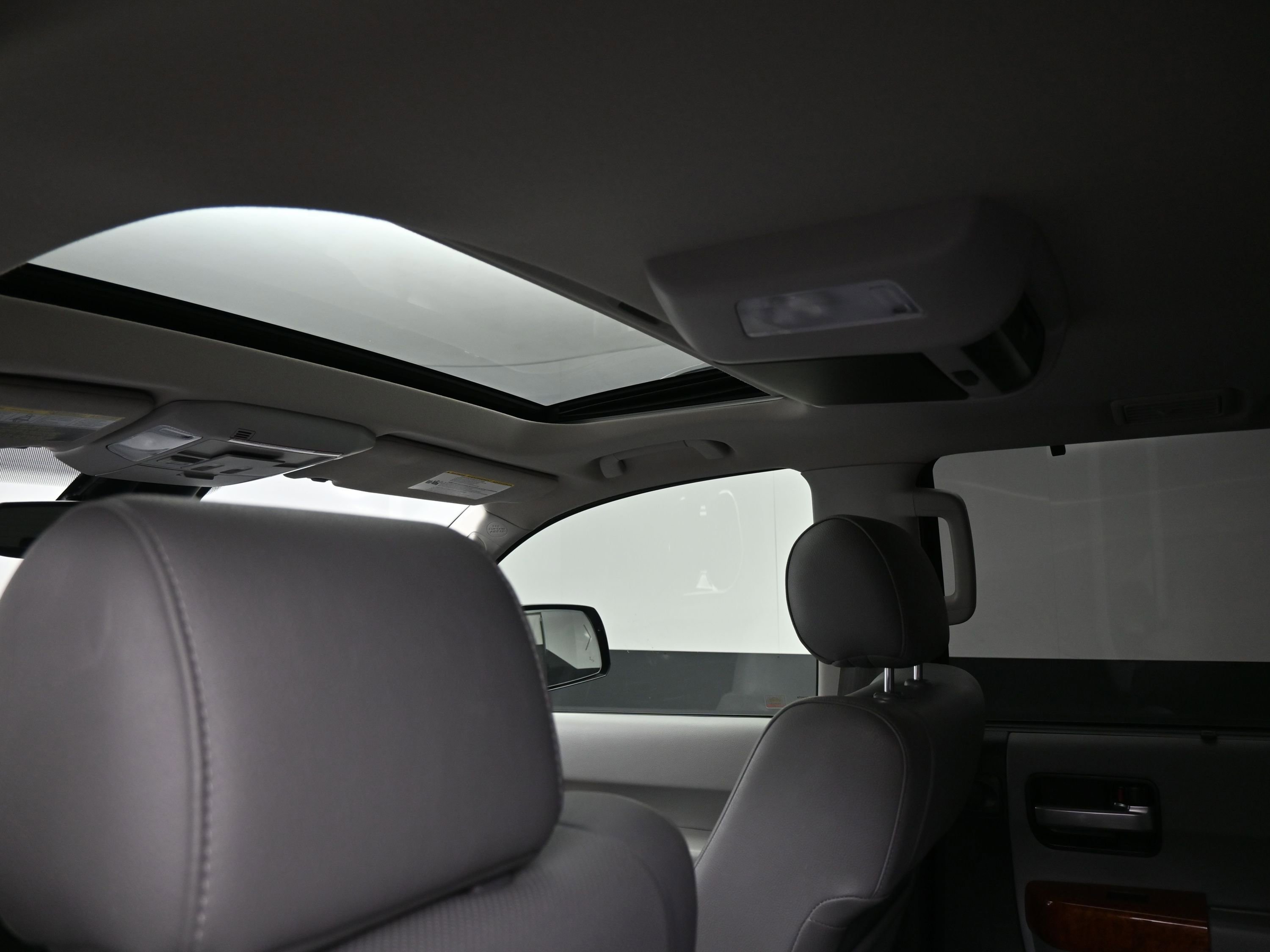 Used 2020 Toyota Sequoia Platinum image 18