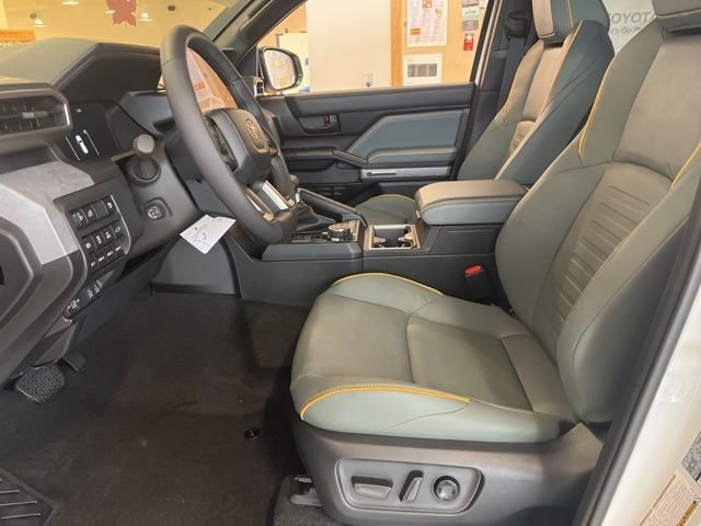 New 2025 Toyota 4Runner Trailhunter image 10