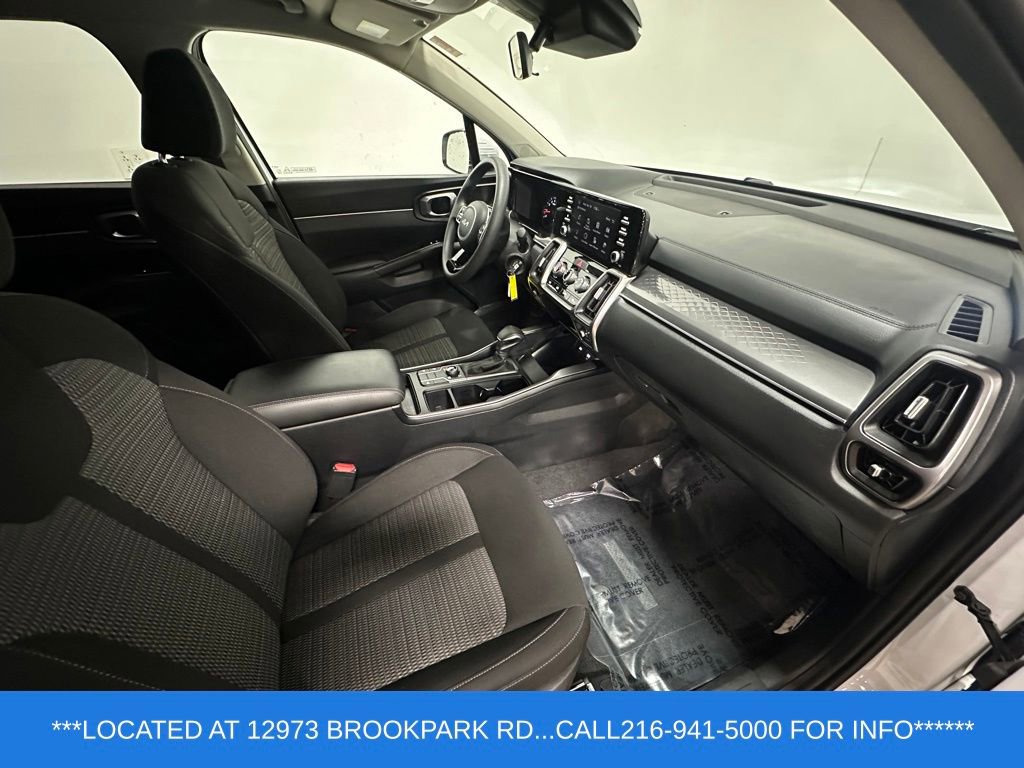 Used 2023 Kia Sorento LX AWD/4WD image 27