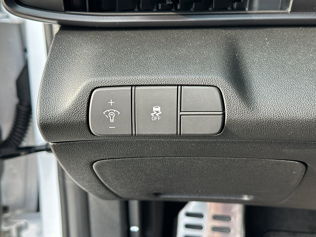 New 2025 Hyundai Elantra Sport image 23