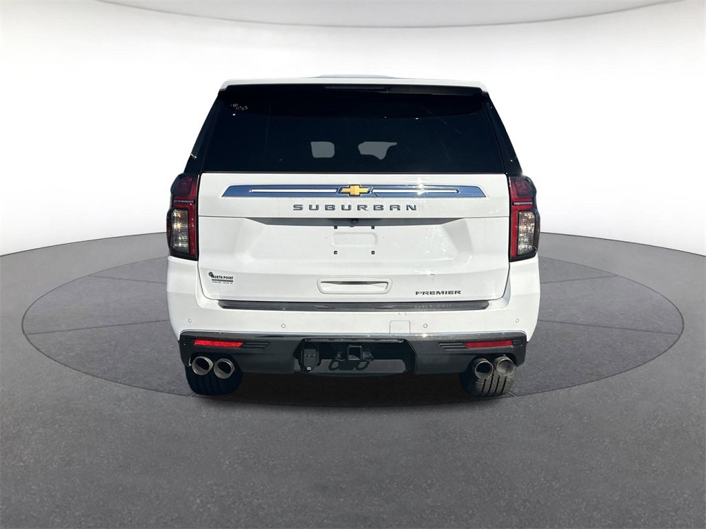 Used 2023 Chevrolet Suburban Premier image 4