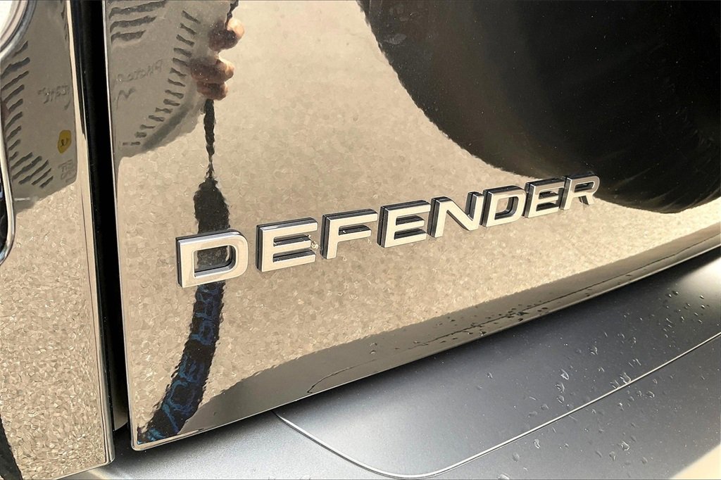 Used 2025 Land Rover Defender 110 V8 image 20