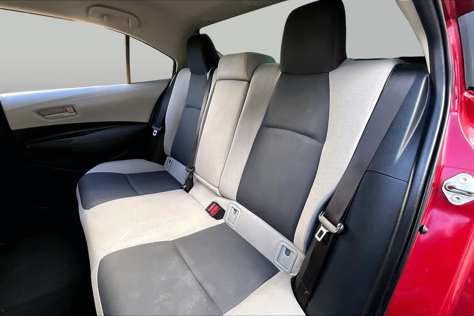 Used 2025 Toyota Corolla LE FWD image 20