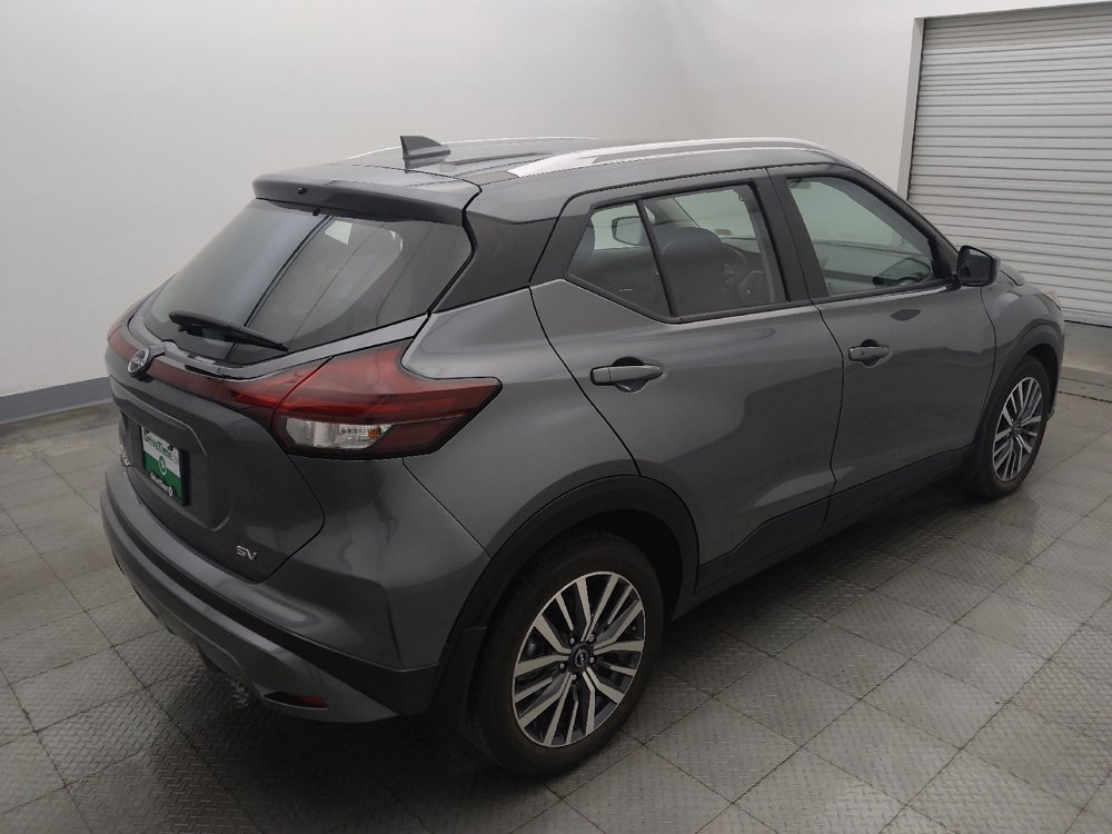Used 2023 Nissan Kicks SV FWD image 9
