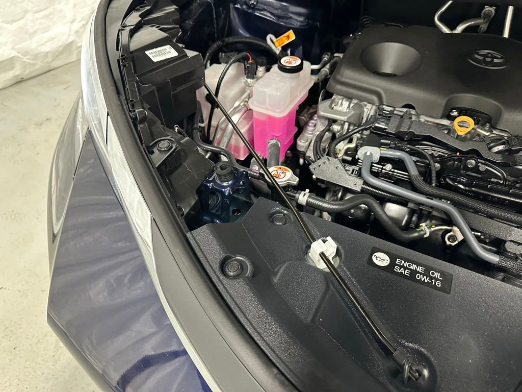 Used 2025 Toyota Sienna LE image 68