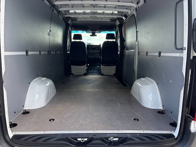 Used 2025 Mercedes-Benz Sprinter 2500 image 13