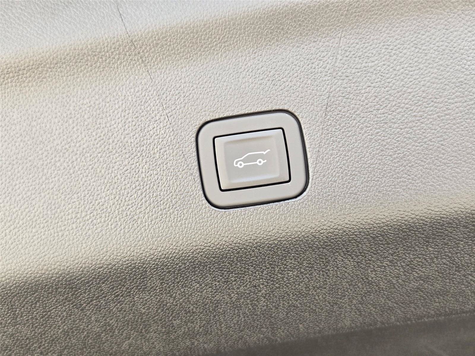 New 2026 Cadillac Escalade ESV Platinum Sport w/ LPO, Floor Liner Package AWD/4WD image 35