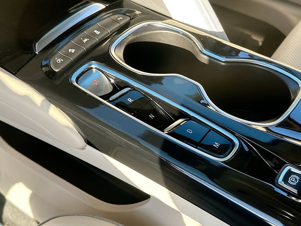 Used 2023 Buick Envision Essence image 16