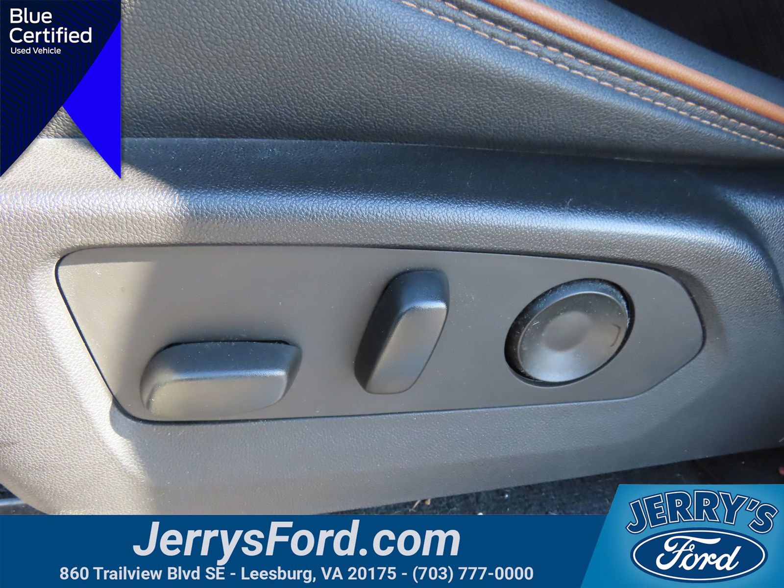 Used 2023 GMC Canyon AT4 w/ AT4 Premium Package image 32