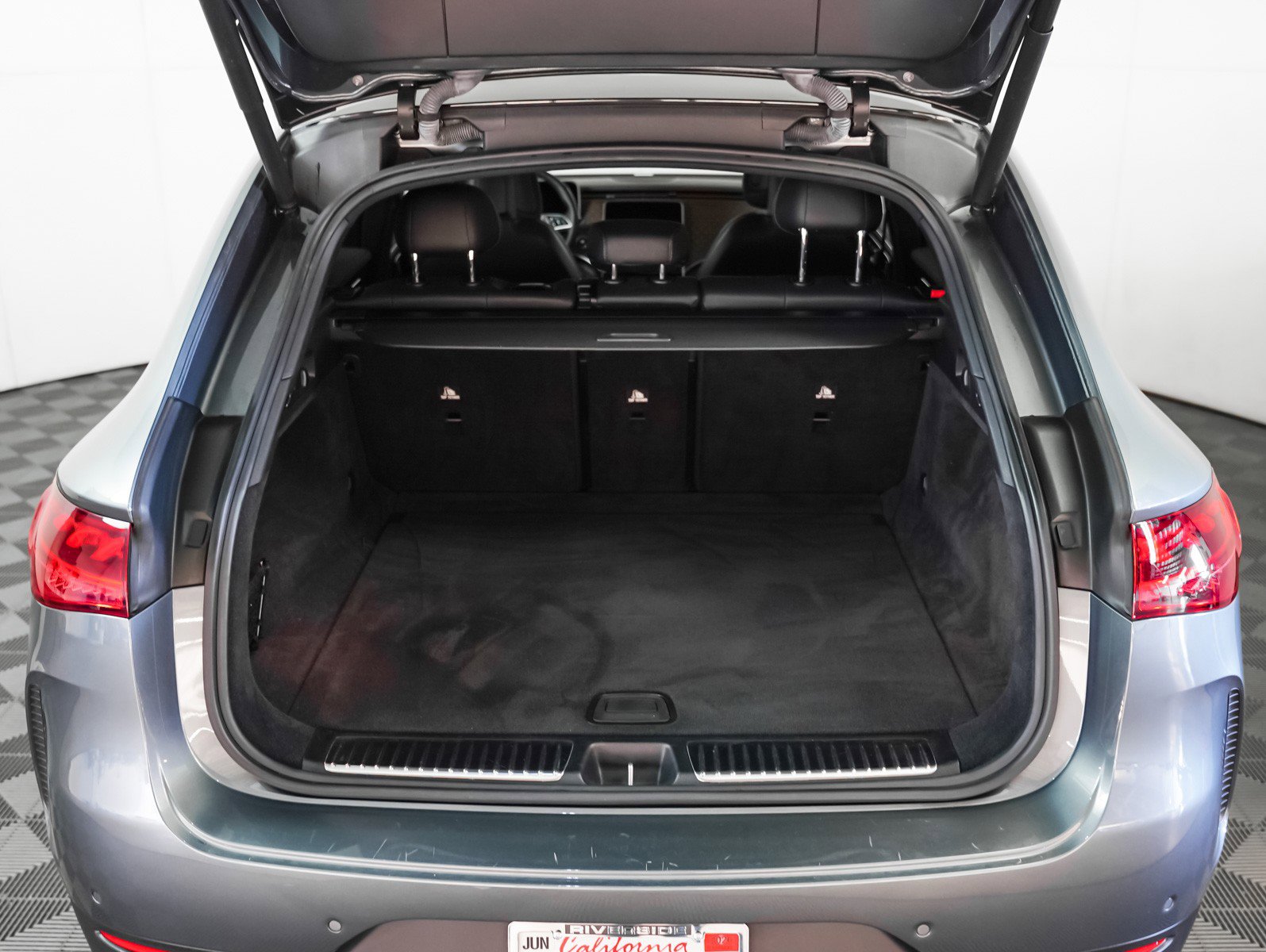 Certified 2023 Mercedes-Benz EQE 350+ 4MATIC SUV image 11