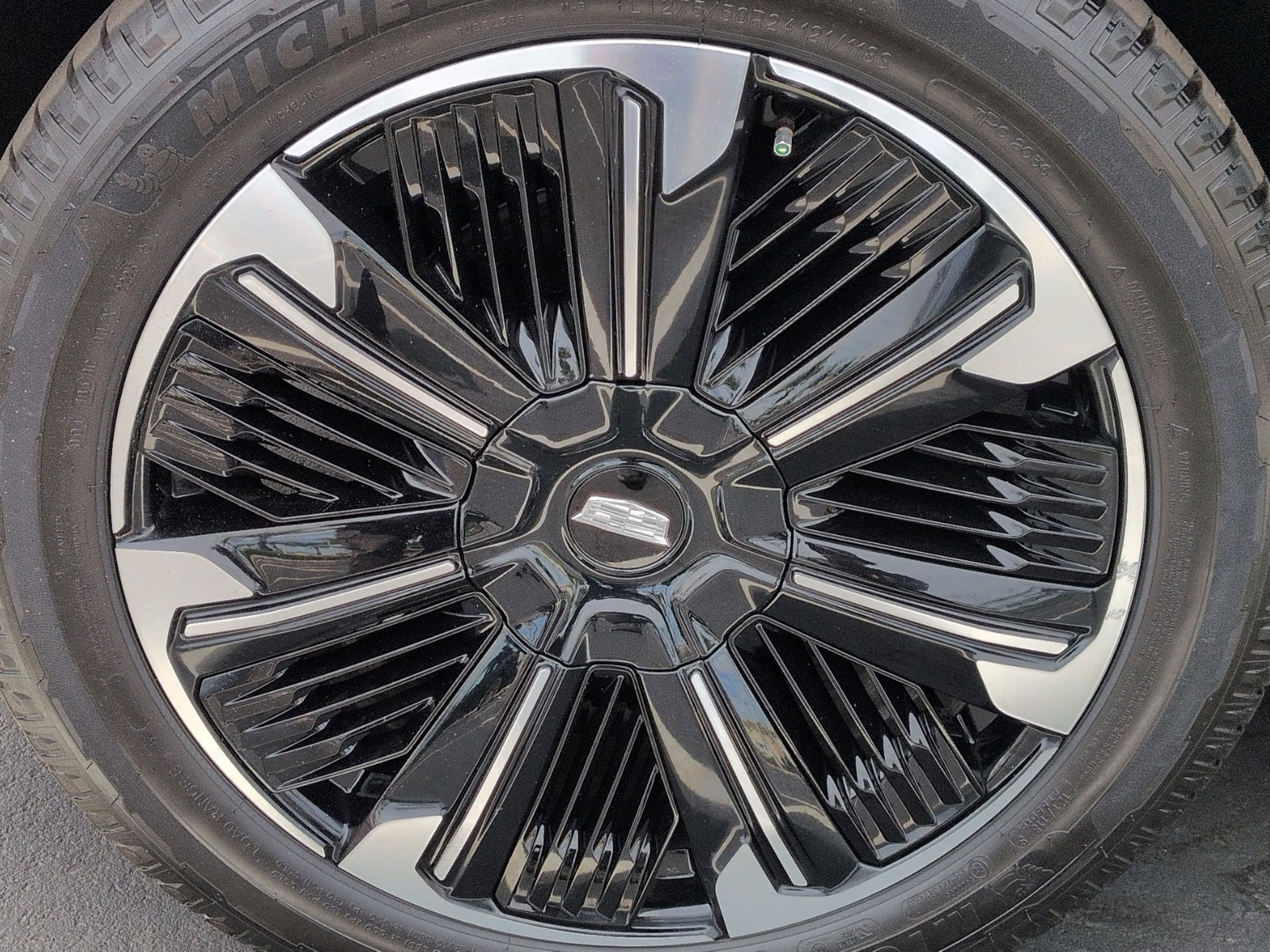 Used 2026 Cadillac Escalade IQL Sport 2 AWD/4WD image 13