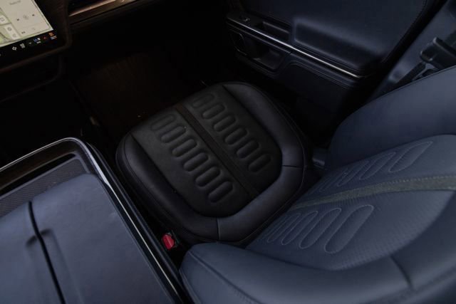 Used 2022 Rivian R1T Adventure image 27