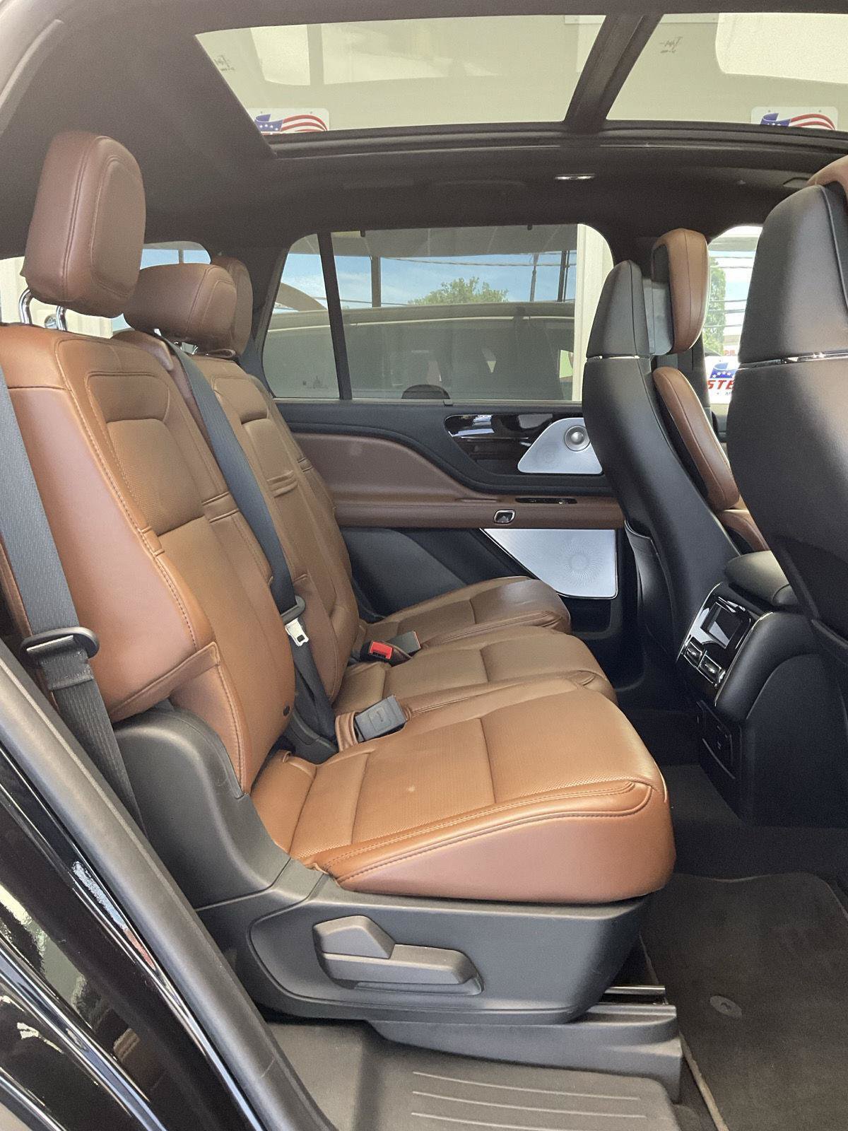 Used 2021 Lincoln Aviator Reserve w/ Equipment Group 202A AWD/4WD image 17