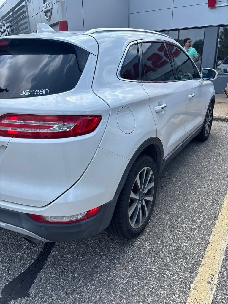 Used 2019 Lincoln MKC Reserve w/ MKC Technology Package FWD image 11