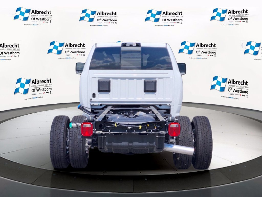 New 2026 RAM 3500 Big Horn AWD/4WD image 4