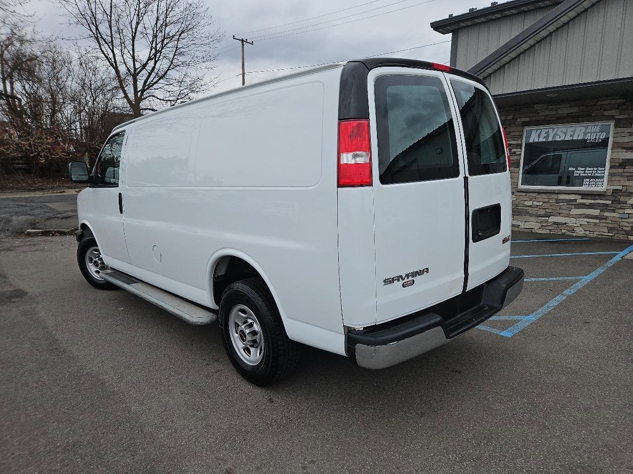 Used 2019 GMC Savana 2500 w/ Driver Convenience Package RWD image 5