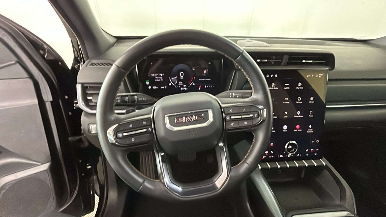 New 2026 GMC Terrain AT4 w/ Technology Package II AWD/4WD image 17