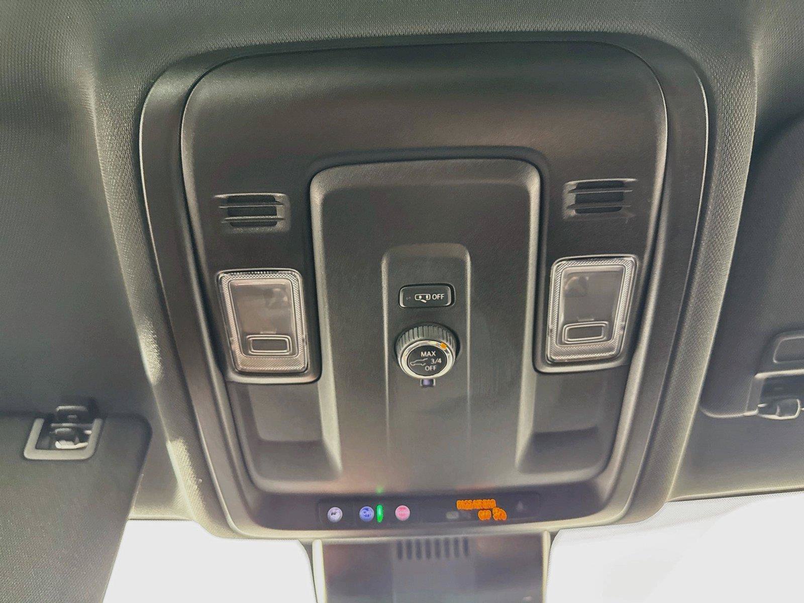 Used 2025 Chevrolet Suburban LT AWD/4WD image 6