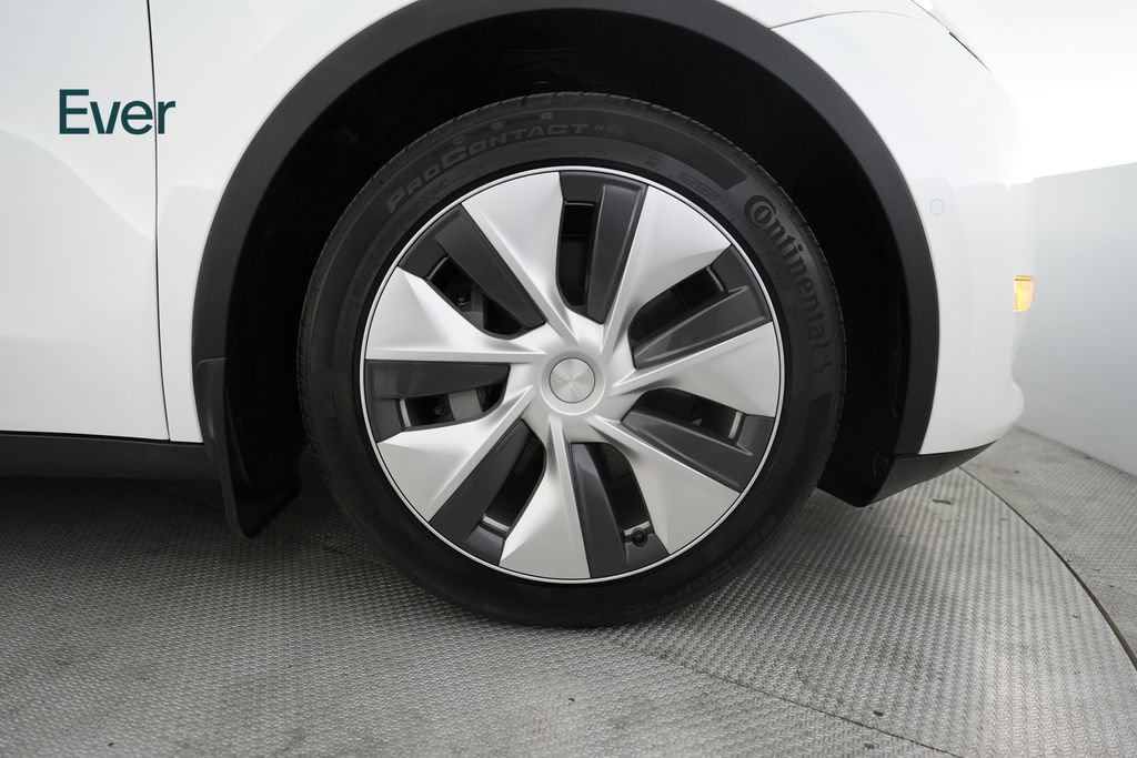 Used 2022 Tesla Model Y Long Range AWD/4WD image 20
