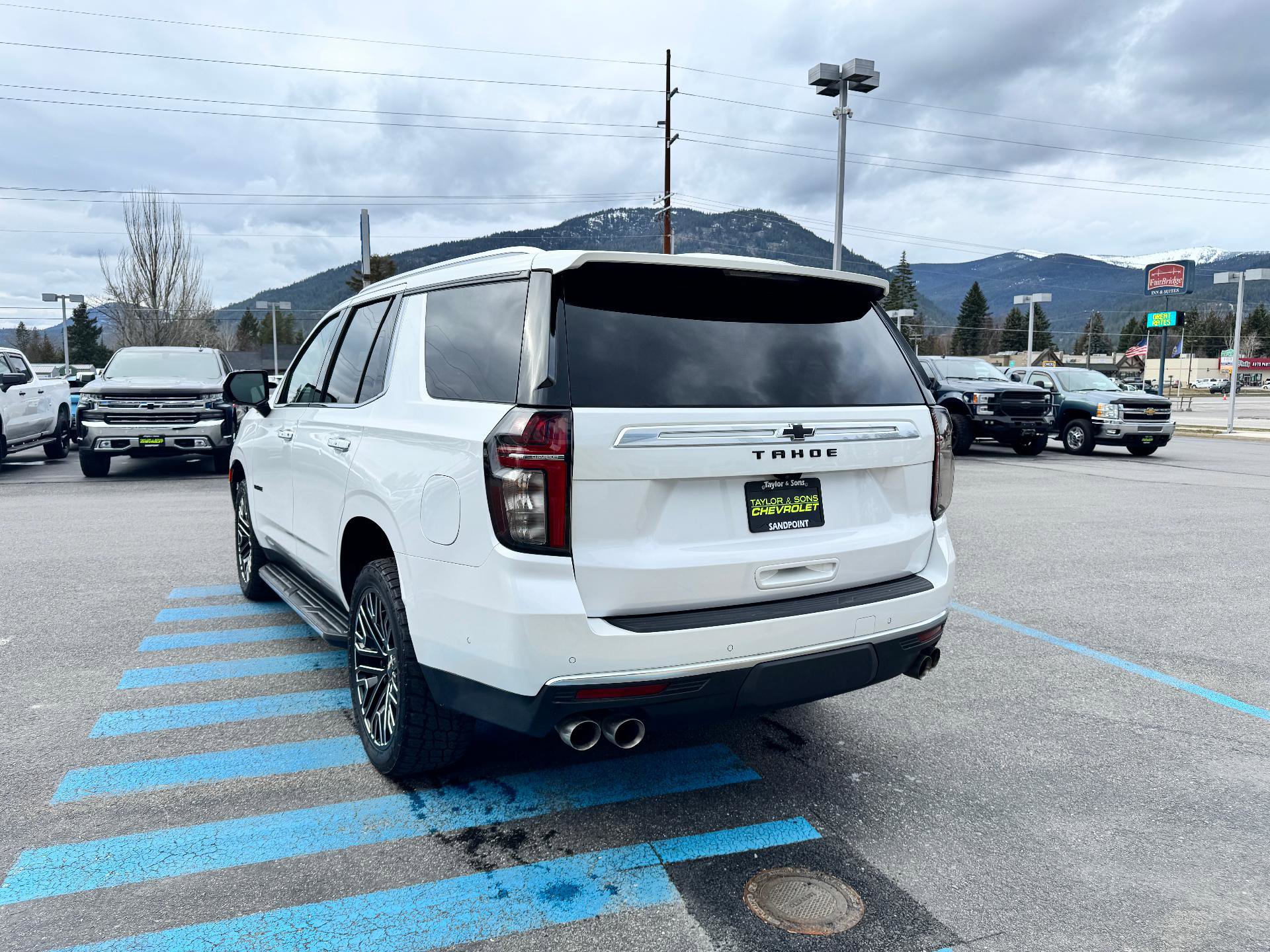 Used 2024 Chevrolet Tahoe High Country w/ Advanced Technology Package image 5