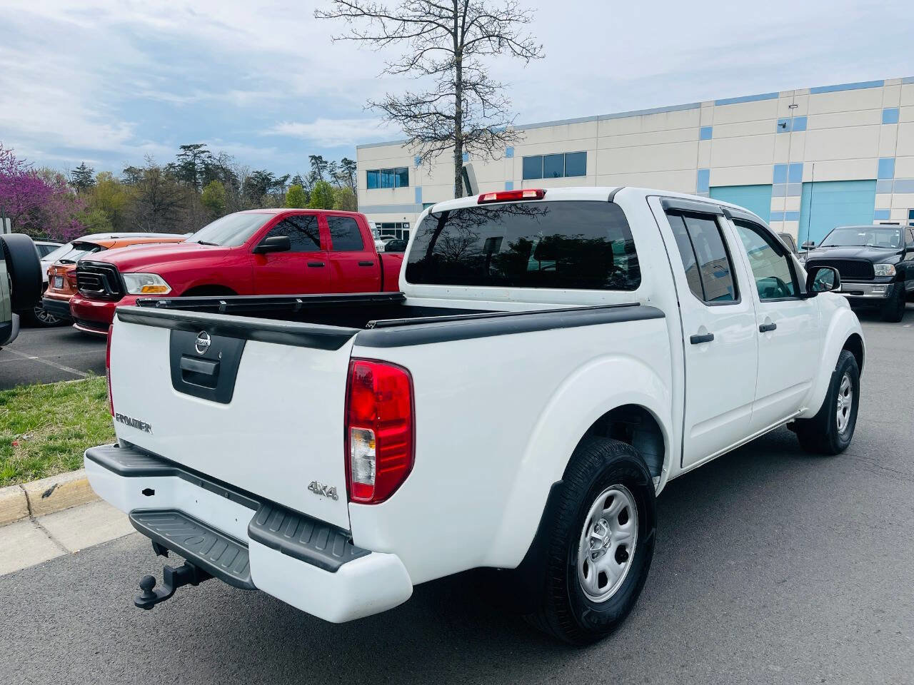 Used 2017 Nissan Frontier S w/ S Work Truck Package (4X4) image 7