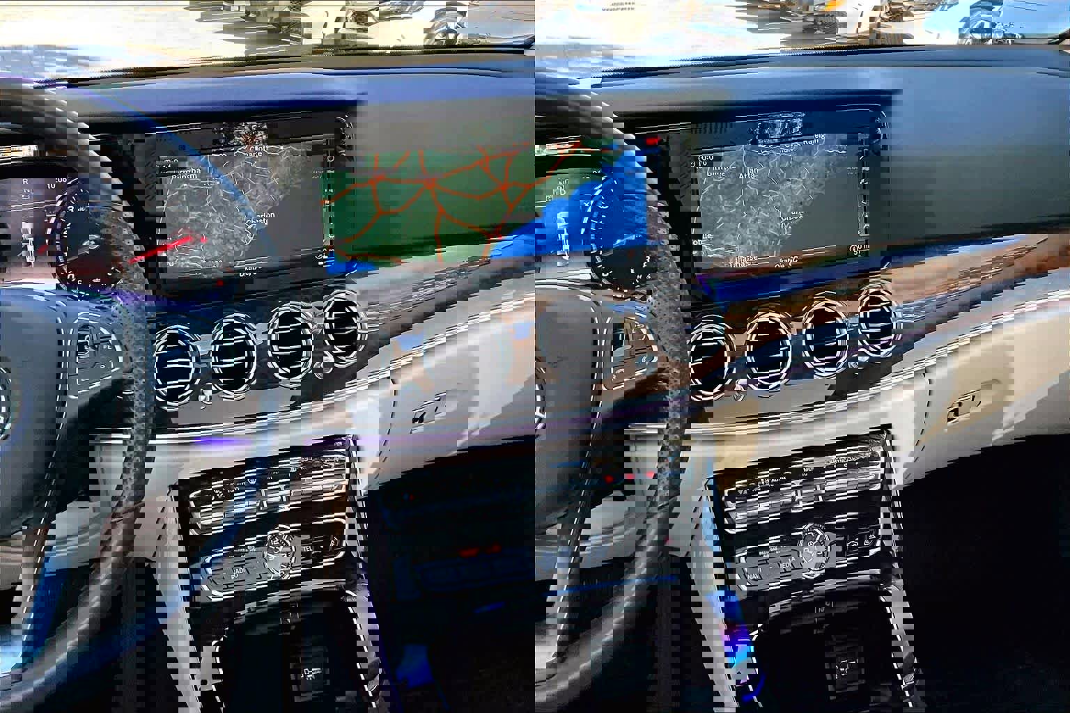 Used 2018 Mercedes-Benz E 300 image 6