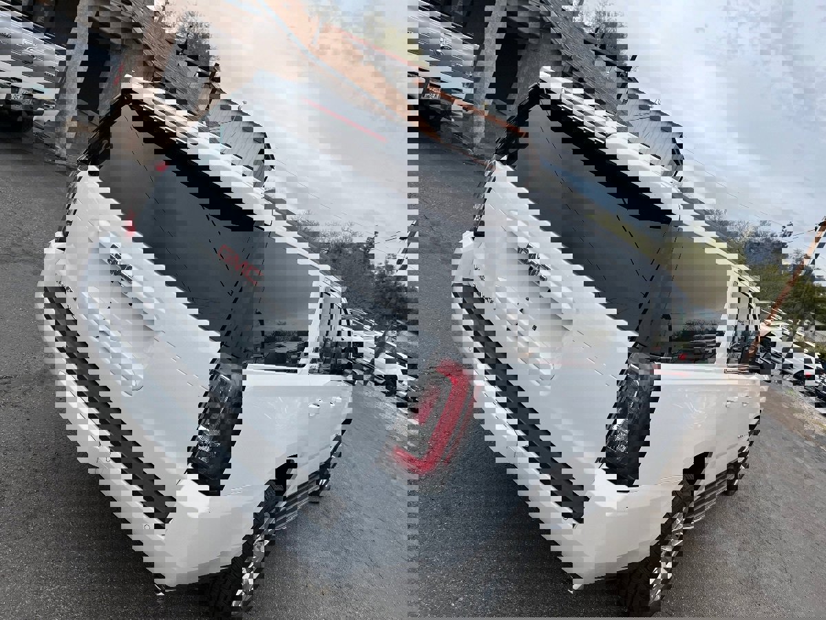 Used 2019 GMC Yukon XL SLE w/ SLE Value Package image 51