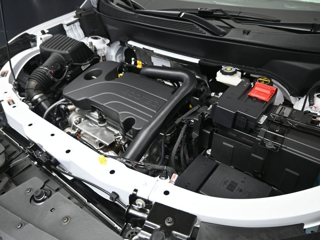 New 2025 Chevrolet Equinox LT w/ Safety and Technology Package image 11