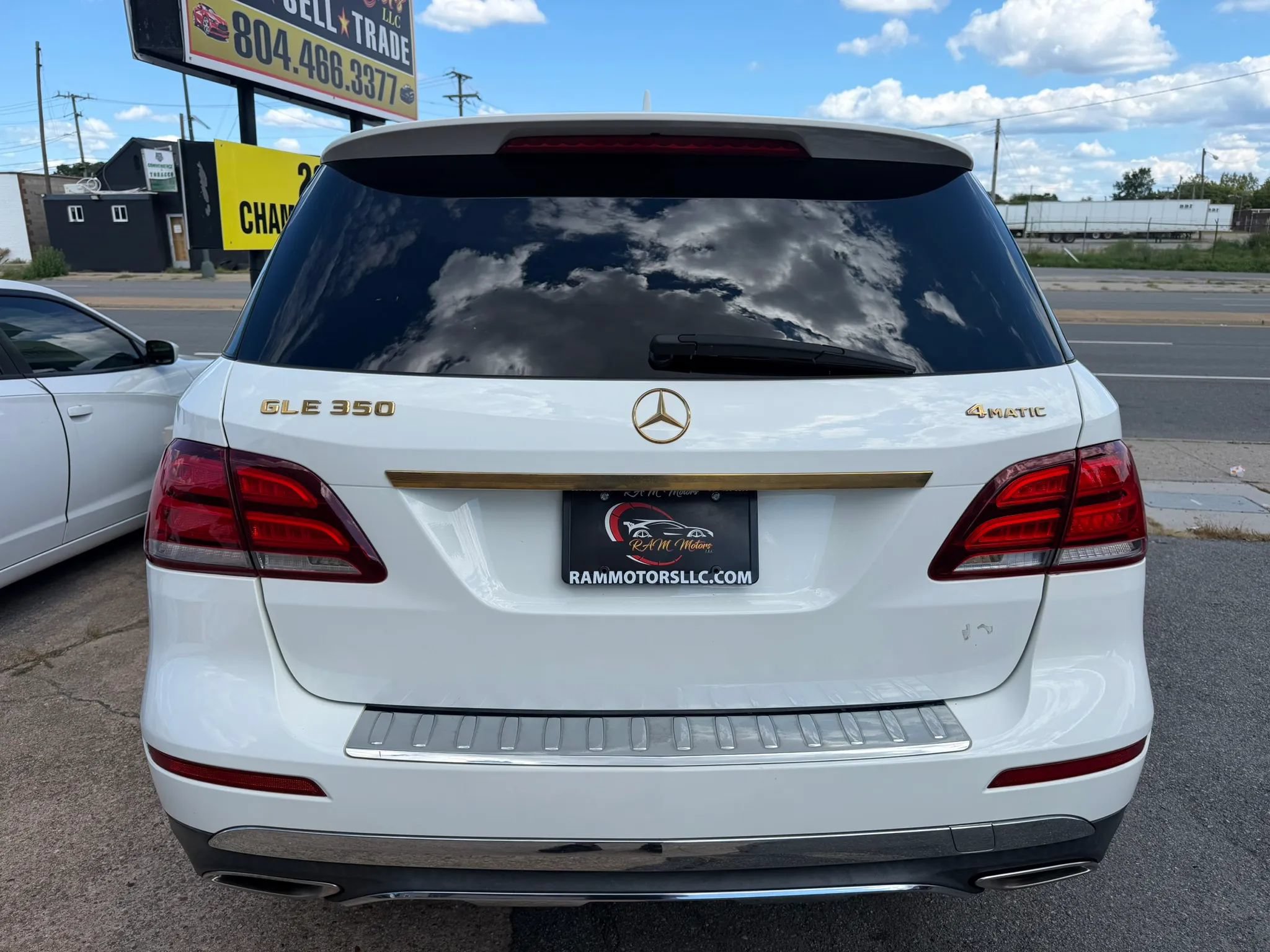 Used 2017 Mercedes-Benz GLE 350 4MATIC image 4