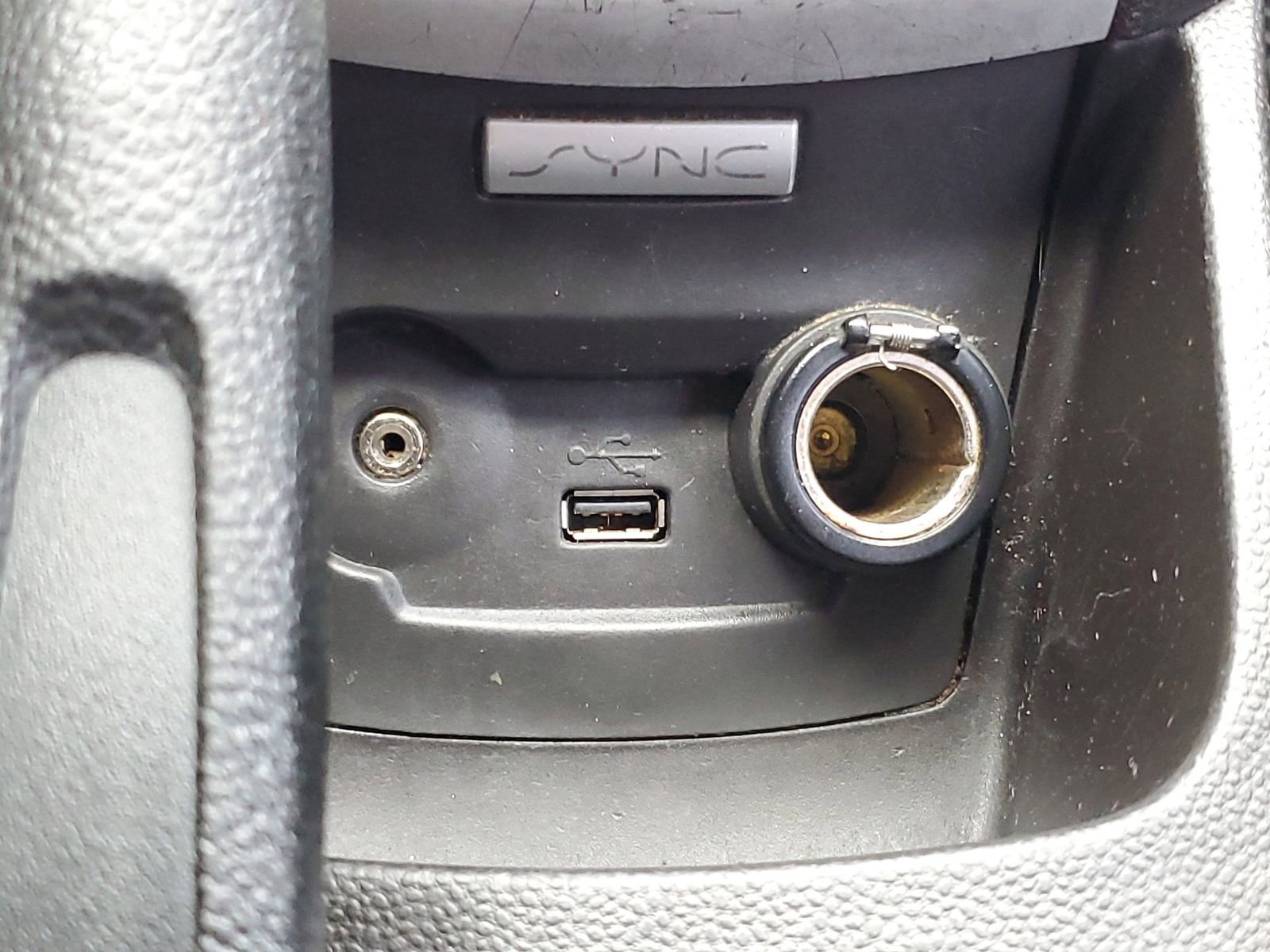 Used 2015 Ford Fiesta SE FWD image 28