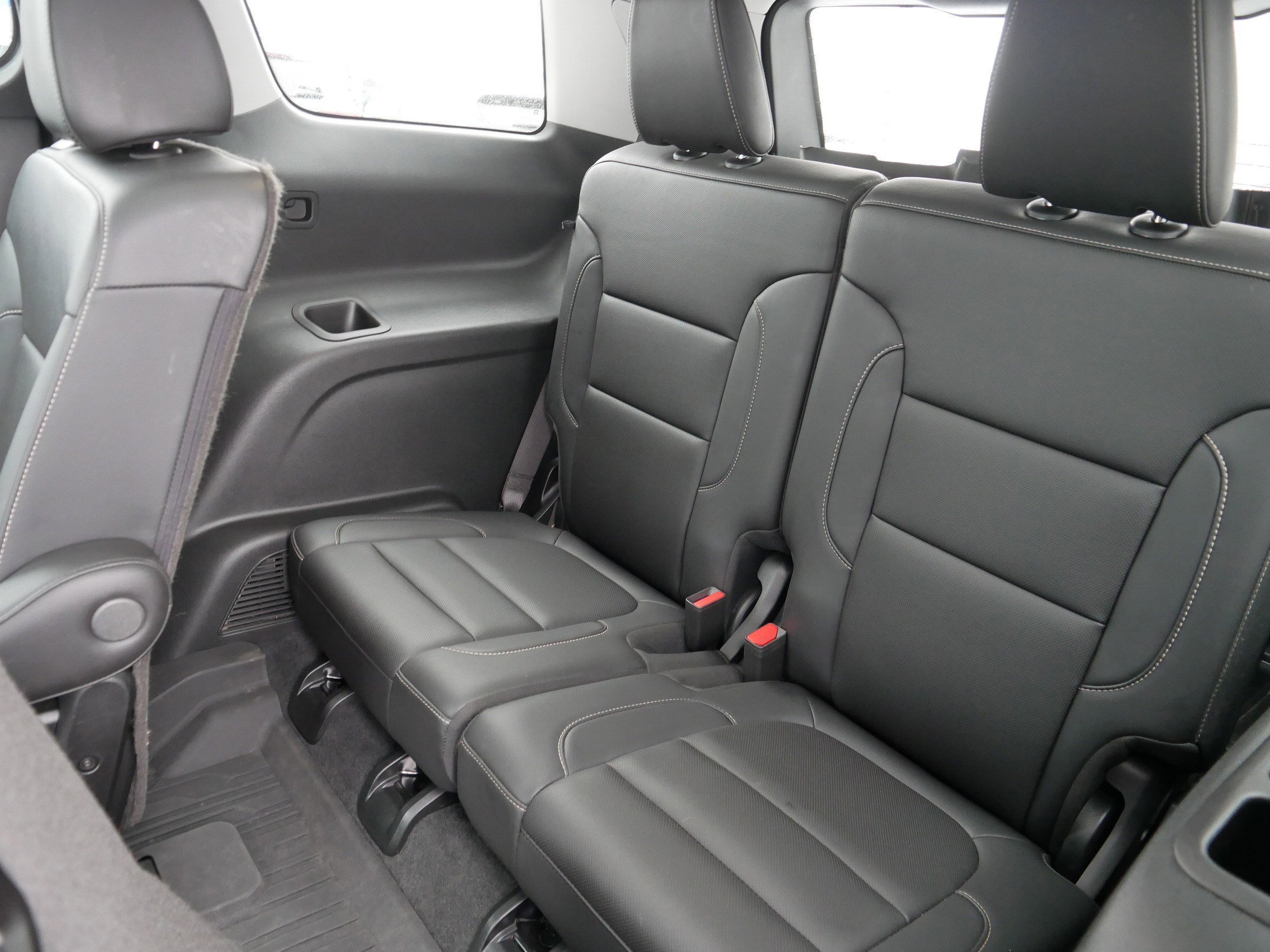 Used 2023 GMC Acadia SLT w/ Technology Package image 36