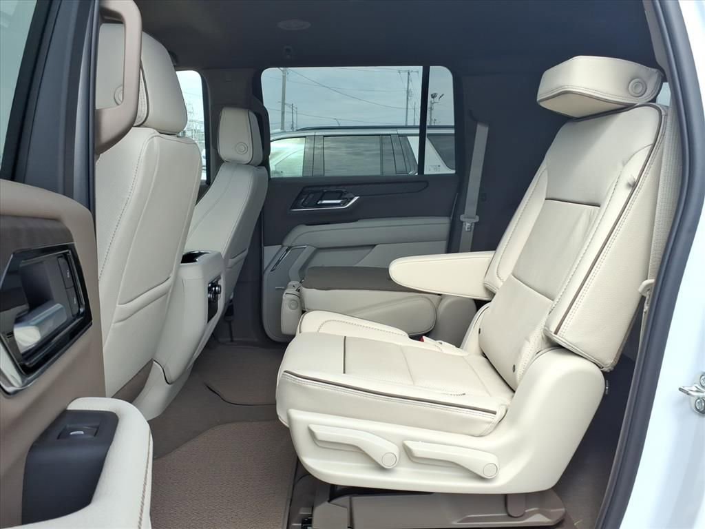 New 2026 GMC Yukon XL Denali image 13