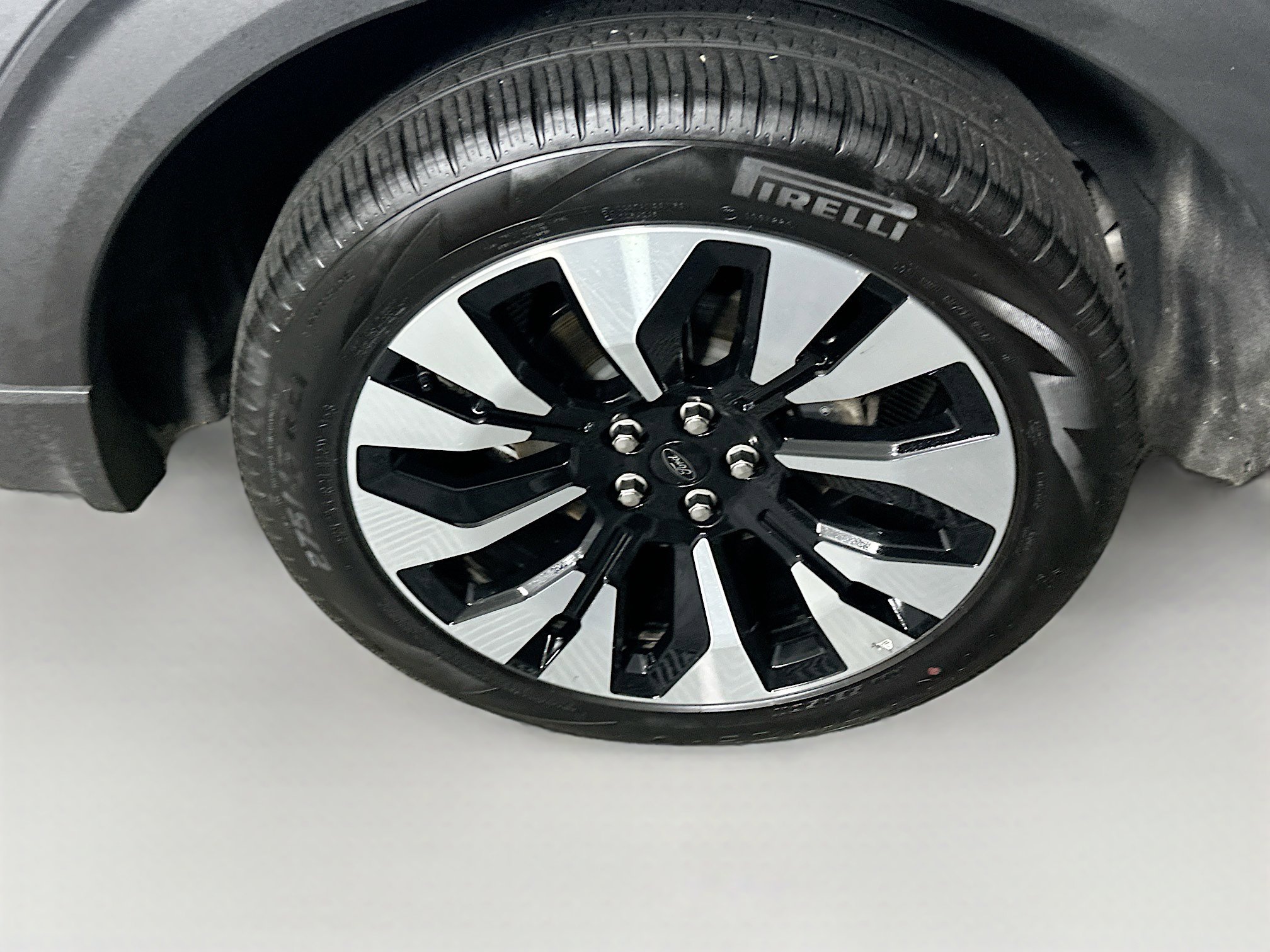 Used 2025 Ford Explorer Platinum w/ LUX Leather Package AWD/4WD image 11