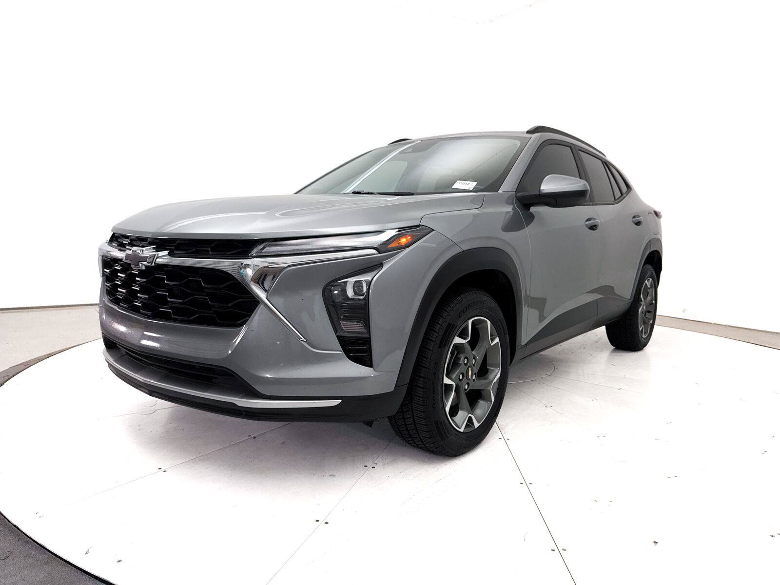 Used 2024 Chevrolet Trax LT w/ Driver Confidence Package FWD image 11
