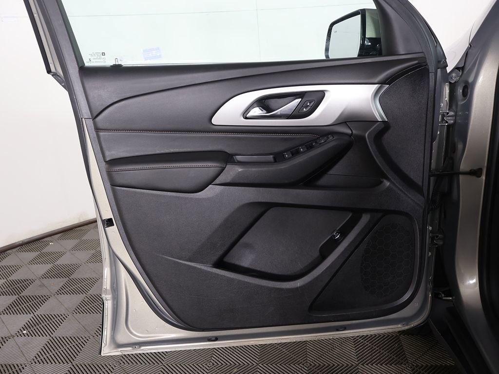 Used 2018 Chevrolet Traverse LT image 21